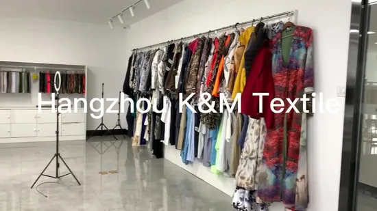 Moda feminina personalizada OEM e jaqueta funcional superleve de penas médias com gola alta em tecido de pele de raposa em nylon e microfibra de poliéster reciclado